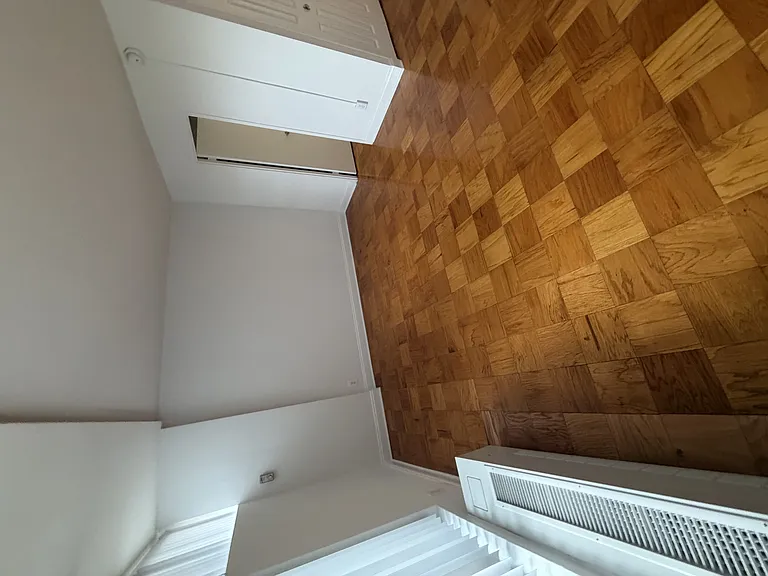 Calvert House Apartments — Photo 62
