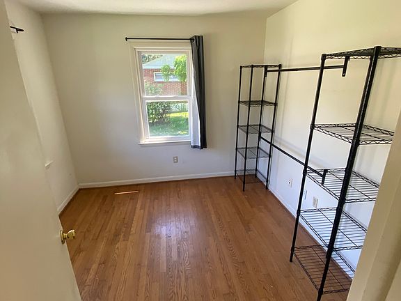 4th image of 406 Clay St SE