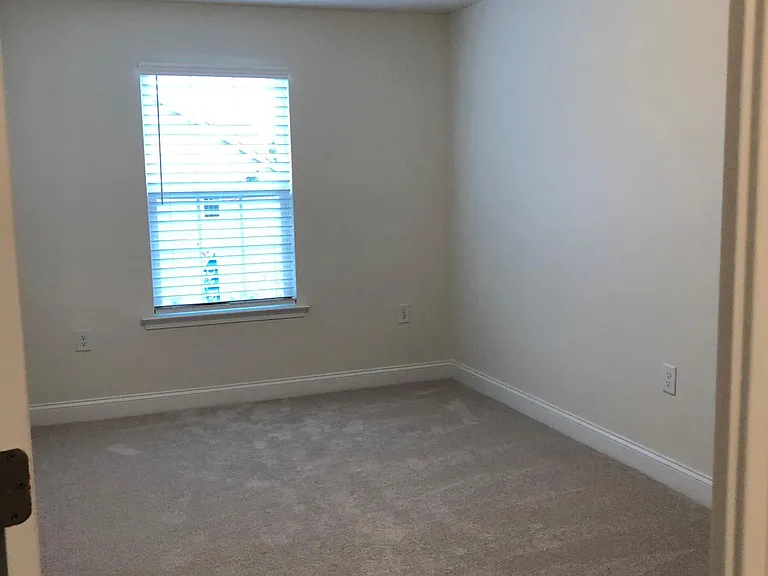 1307 Scholar Dr — Photo 11