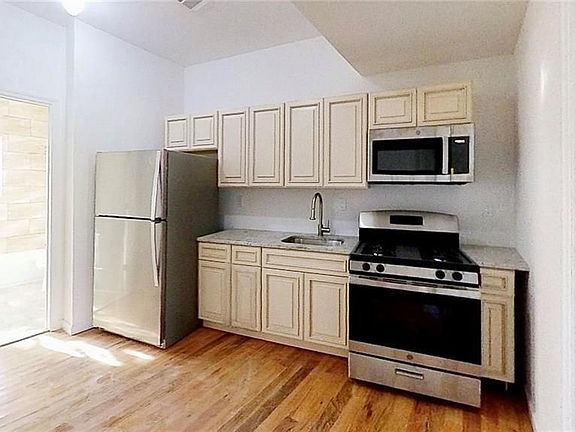 3rd image of 211 Corson Ave