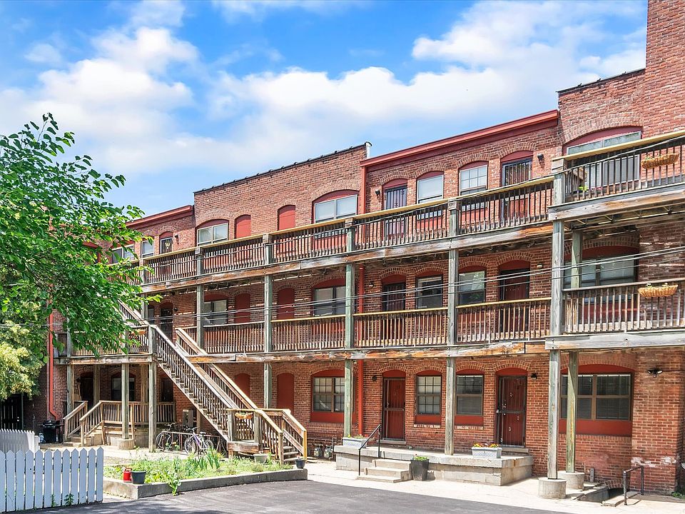 06-2051-N-College-Ave-WindowStill-Real-Estate-Photography-6_07122022