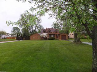 6733 Stroud Rd, Middleburg Heights, OH 44130