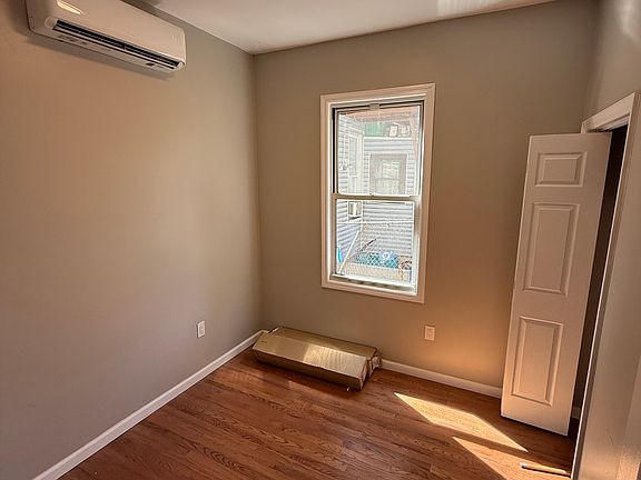 3rd image of 250 Summer Ave Floor 1