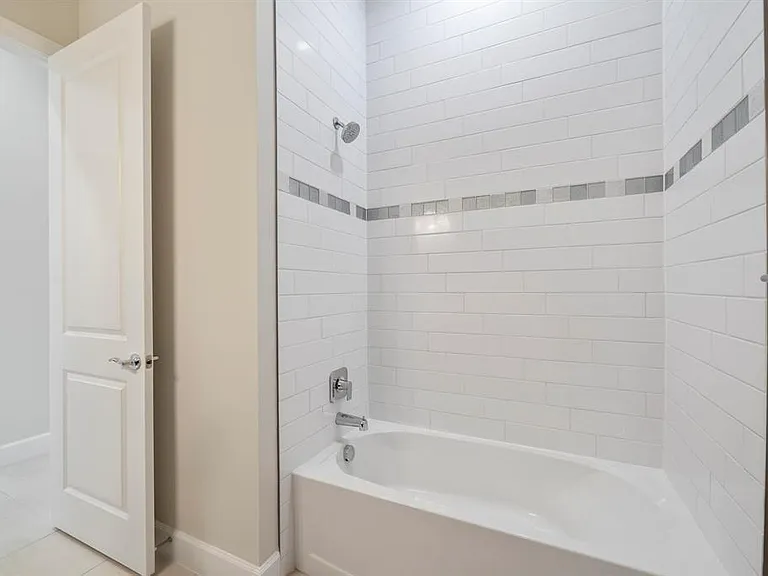 818 SE Courances Dr — Photo 26