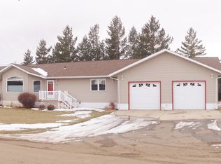 409 3rd Ave NW, Bowmann, ND 58623