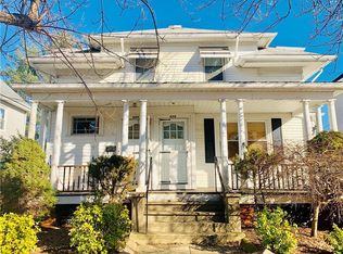 375 Academy Ave, Providence, RI 02908