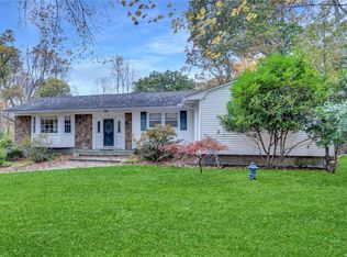 61 New Mill Rd, Smithtown, NY 11787