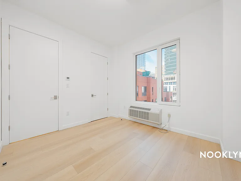 26-04 Jackson Ave #13K — Photo 6