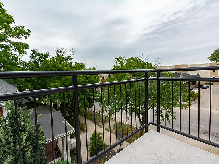 The Bentley Apartments — Photo 78