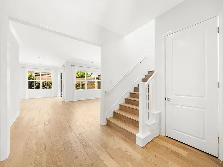 68 Henson — Photo 10