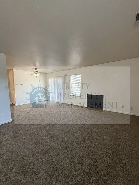 2 bed, 880 sqft, $1,575 — Photo 3