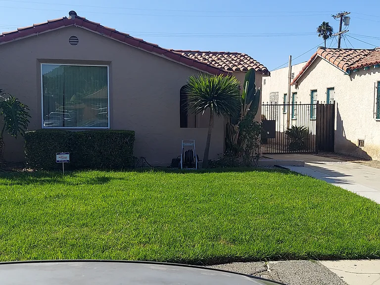 8937 S Harvard Blvd — Photo 1