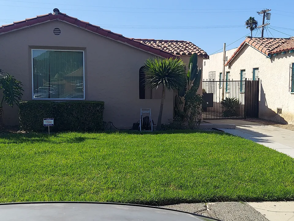 8937 S Harvard Blvd
