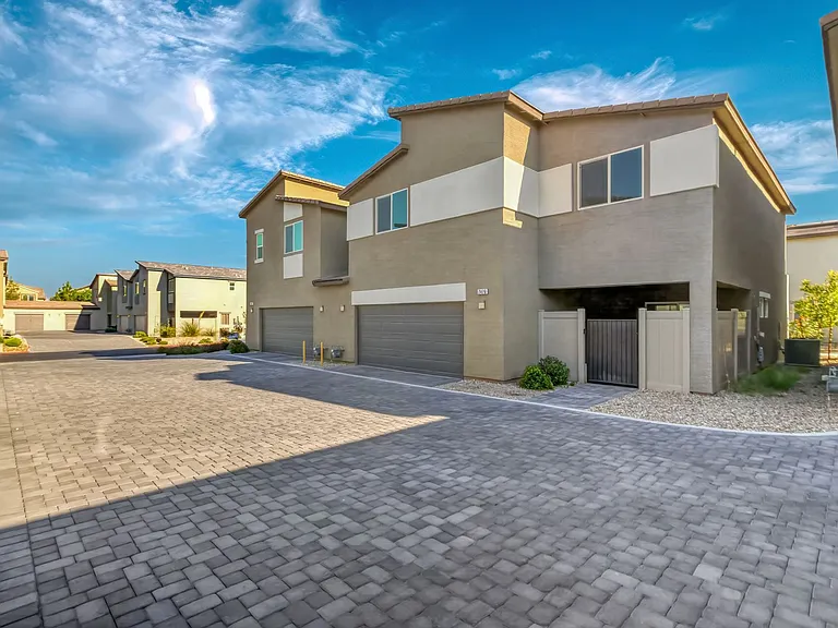 7476 Onyx Star St — Photo 28