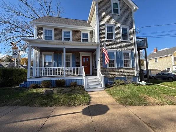 2 Fremont St APT 2, Plymouth, MA 02360