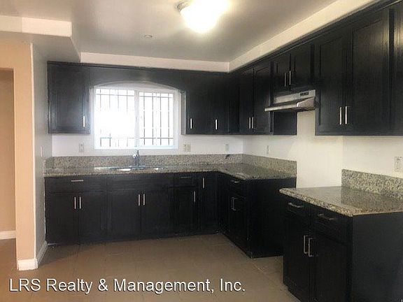 3rd image of 10952 Wilmington Ave #1/2