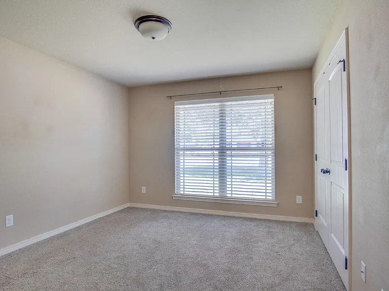 5485 Tucker Cir — Photo 24