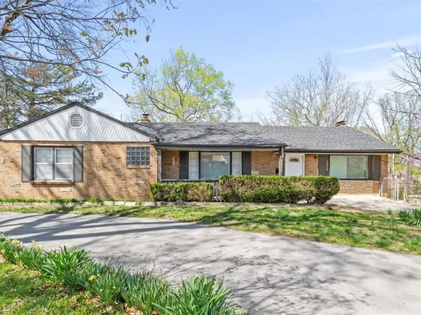 10032 E Westport Rd, Independence, MO 64052