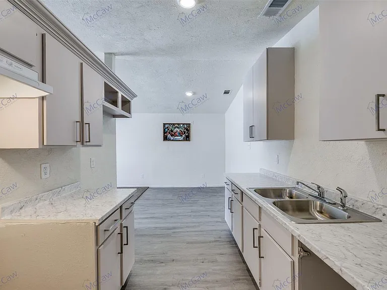 9912 Hustead St — Photo 7