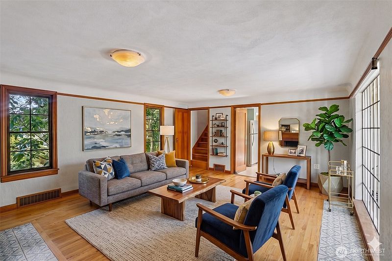 4th image of 739 N 165th Street