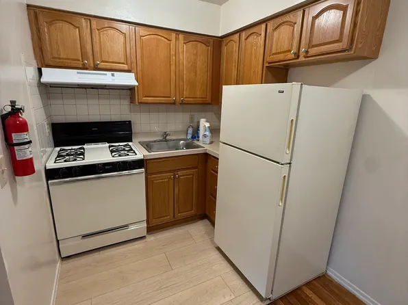 (undisclosed Address), Roselle Park, NJ 07204