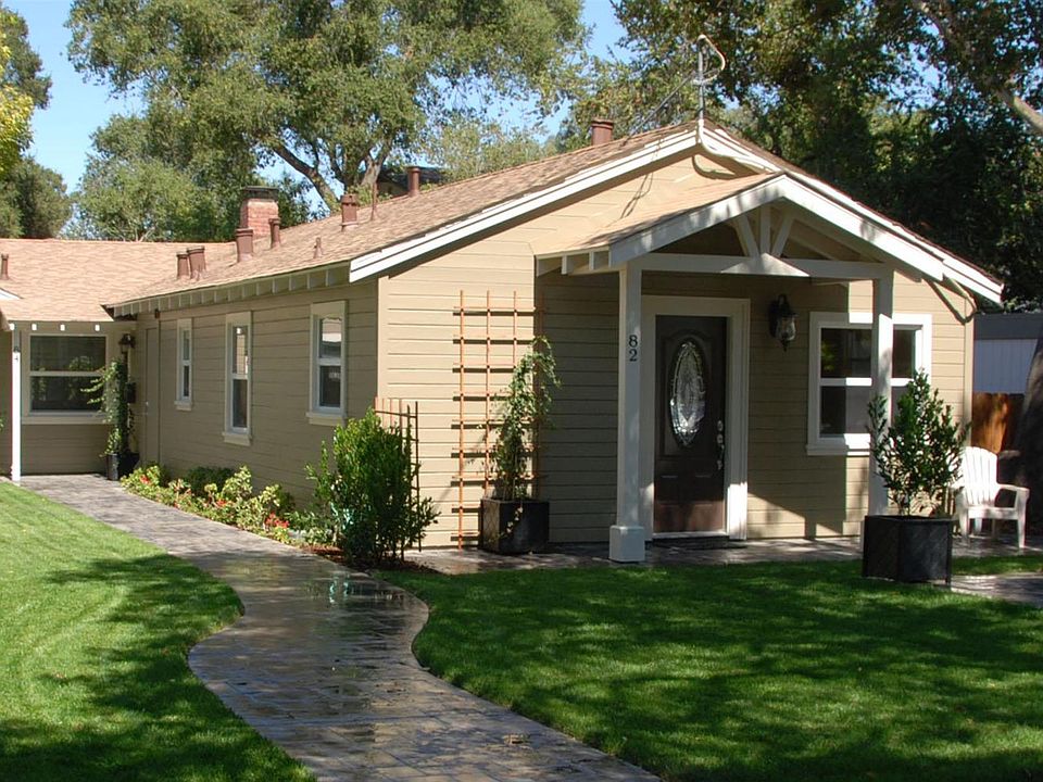 1st image of 82 Bentley Ave