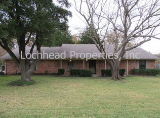 1101 Oak Ridge Dr, Terrell, TX 75160