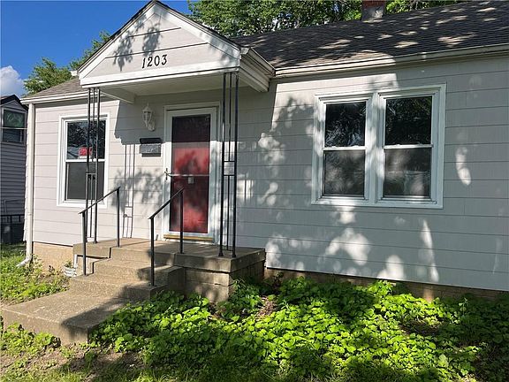 2nd image of 1203 N McCoy St