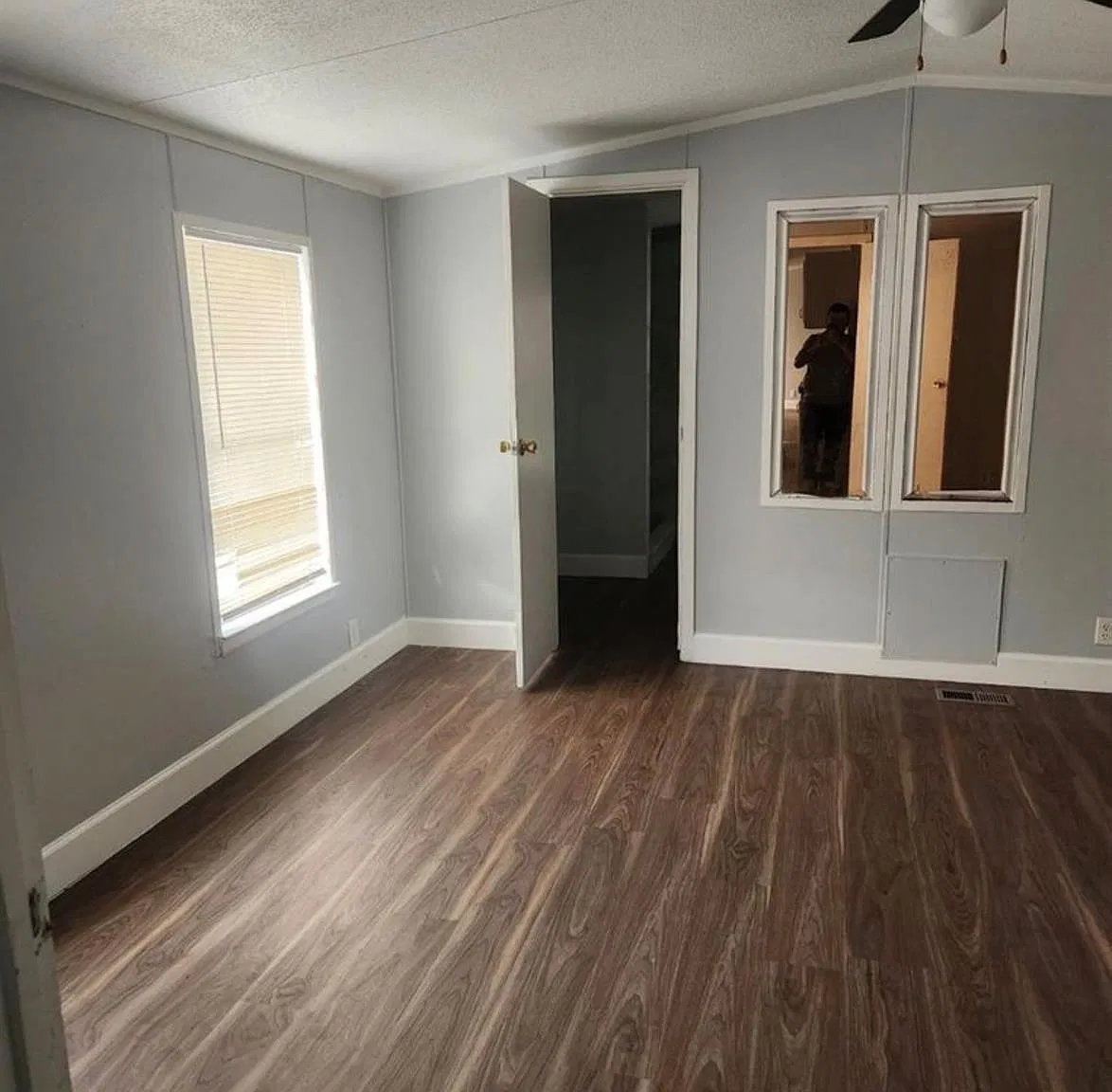 3 bed, 2.0 bath, 2100 sqft, $1,375 — Photo 2