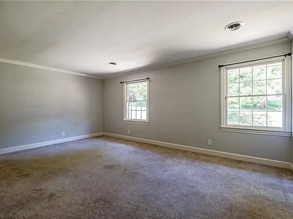 3230 Kinnamon Rd, Winston Salem, NC 27104
