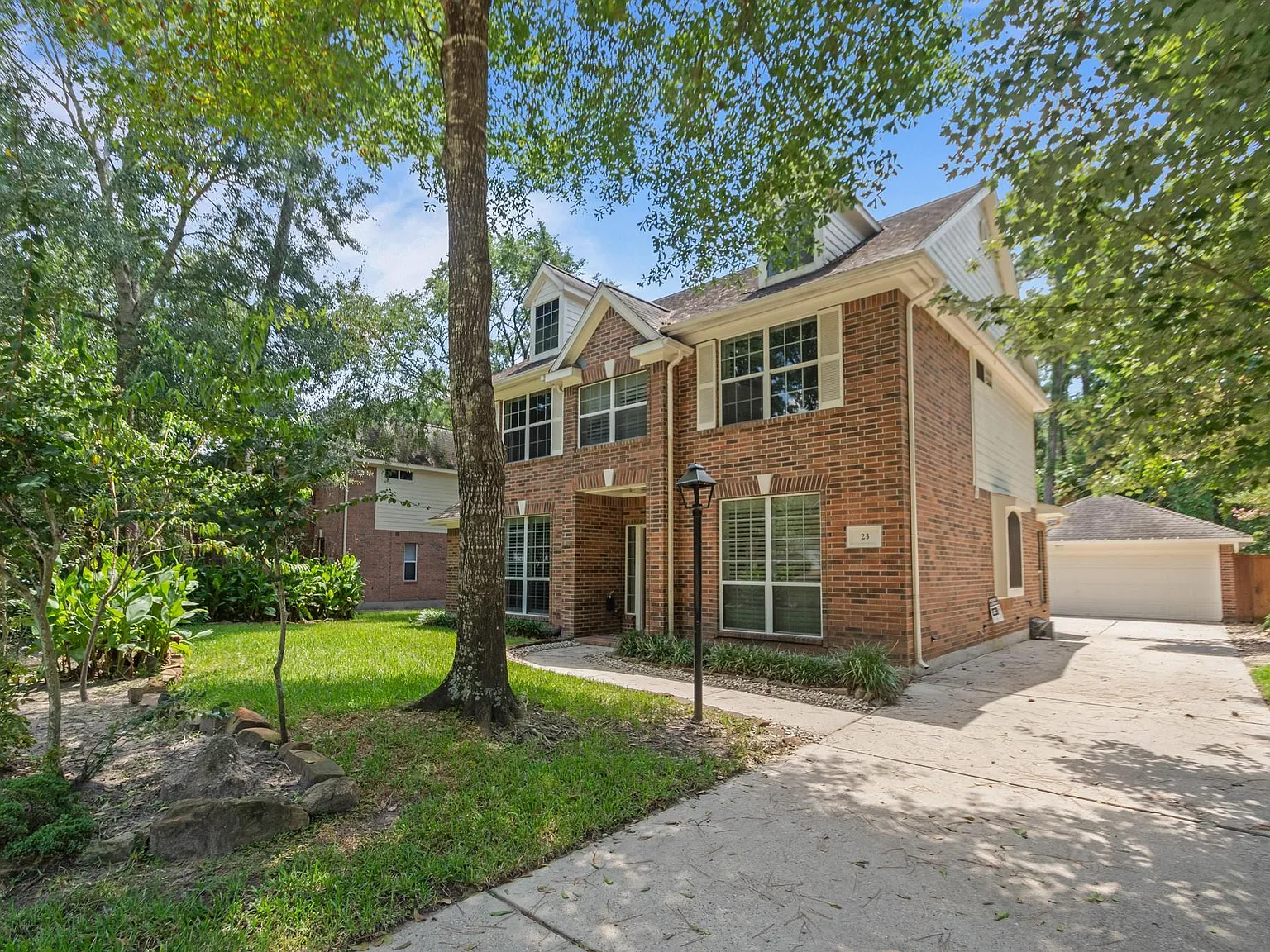 4 bed, 4.0 bath, 3160 sqft, $4,500 — Photo 3