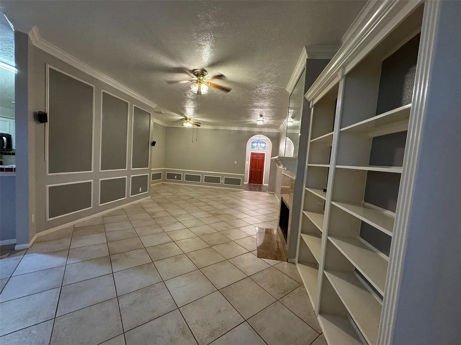 3 bed, 2.0 bath, 1756 sqft, $2,500 — Photo 2