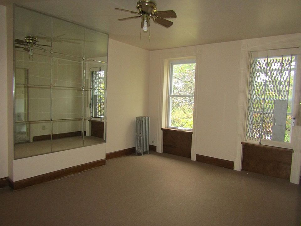 1st image of 739 Putnam Ave #3