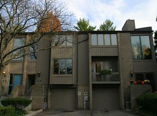 83 Pin Oak Ct, Pittsburgh, PA