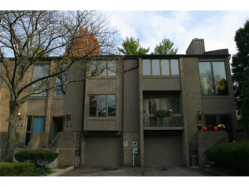 83 Pin Oak Ct photo 1