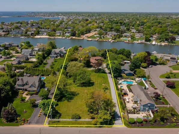 210 Secatogue Lane, West Islip, NY 11795