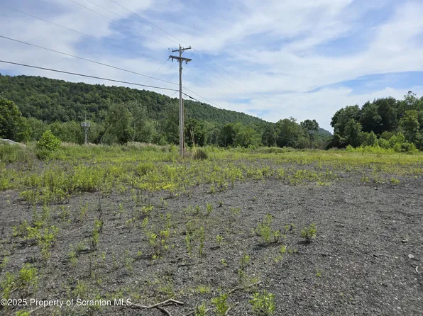 (undisclosed Address), Kingsley, PA 18826