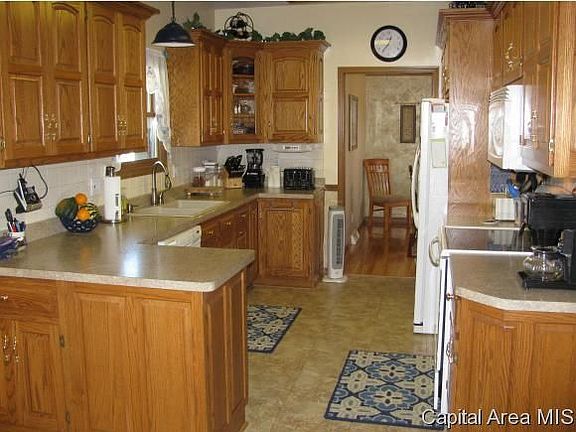 5th image of 13 Belridge Dr