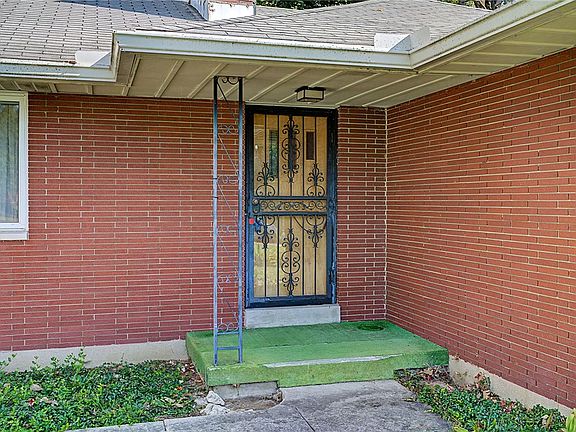 4th image of 3614 Eastern Dr