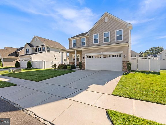 2nd image of 19 Circle Dr