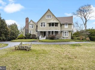 225 S Wayne Ave, Wayne, PA 19087