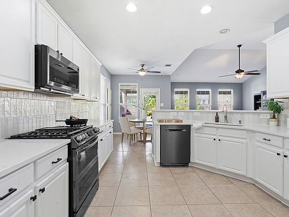 4th image of 1209 Alpine Mountain Dr