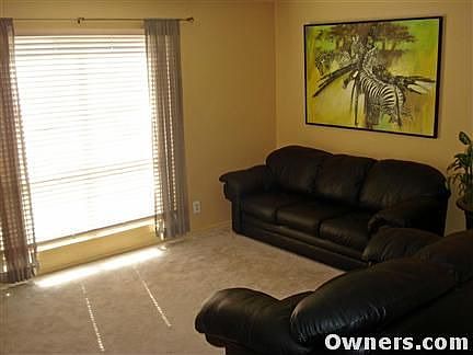 Living Room (2)
