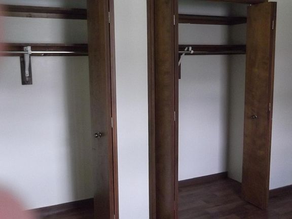 4th image of 5675 Chapel Dr S