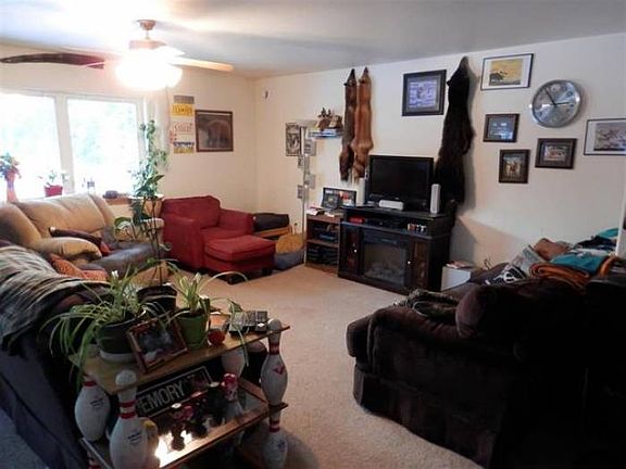 3rd image of 2711 Garnet Dr