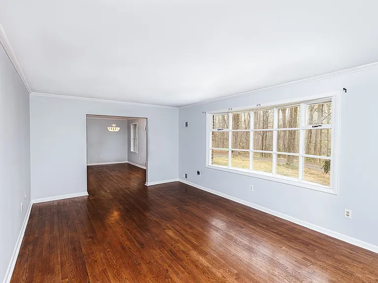 9409 Croom Acres Dr — Photo 3