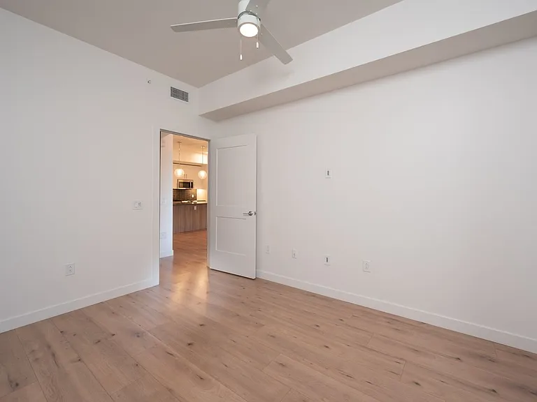 1212 Demonbreun St #1710 — Photo 21