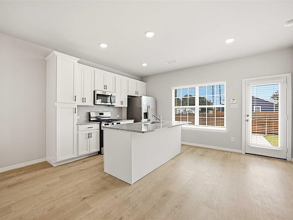 4th image of 6403 Paris St