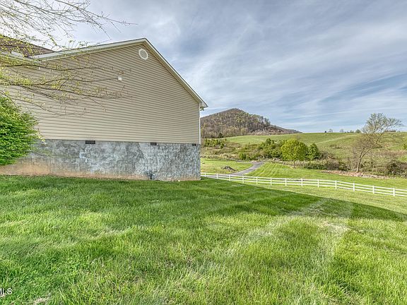 4th image of 130 Garland Rd