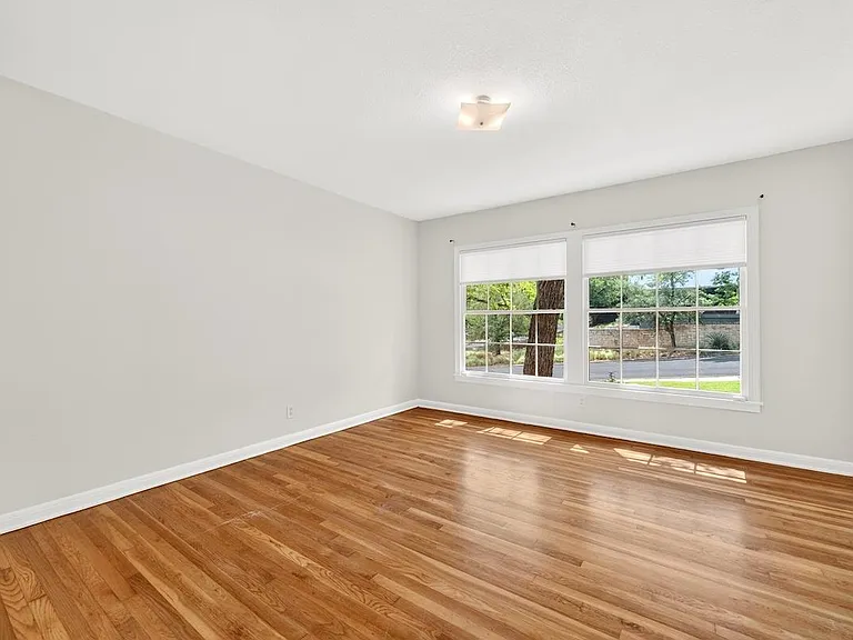 2506 Hillview Rd — Photo 18